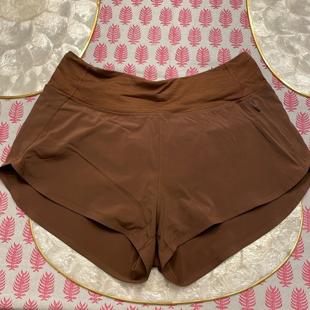 Outdoor Voices 2.5” Hudson Shorts